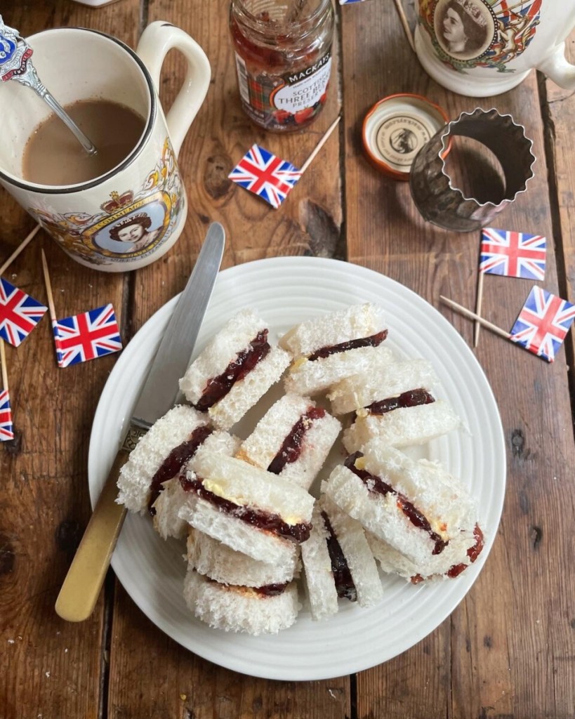 The Queen's Royal Jam Pennies (Jam Sandwiches)