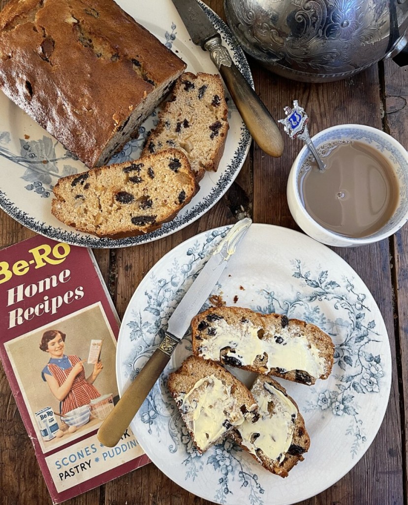 Quick and Easy Spice Cake (Tea Loaf)