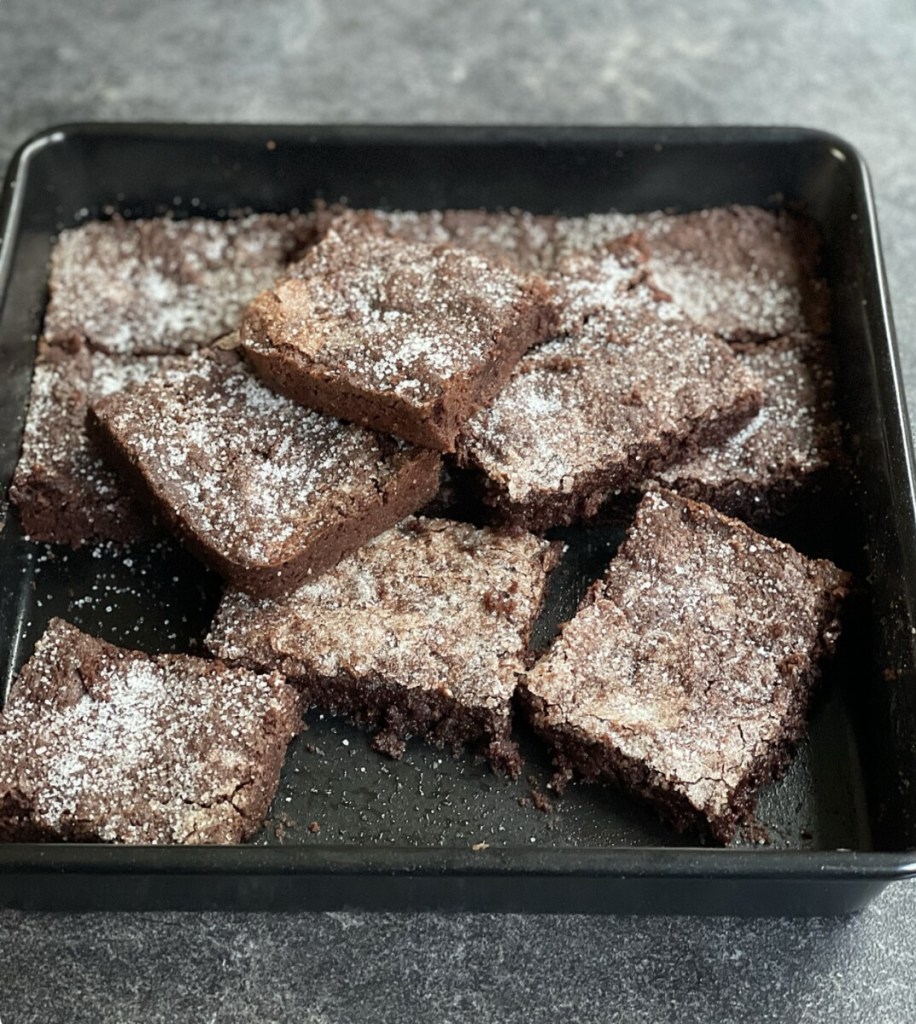 Today's recipe for School Dinners Chocolate Concrete (Chocolate Crunch), is a new “Old” recipe.
Yes, it’s the old school dinners pudding favourite, served with pink custard, which is actually pink blancmange.