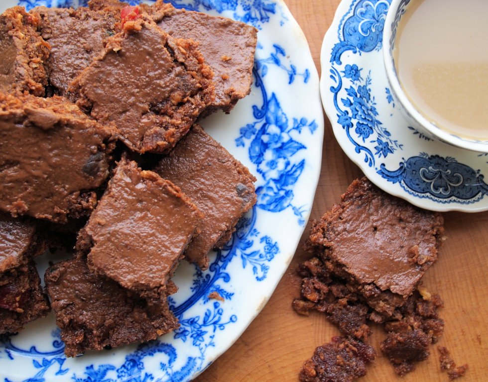 Australian Crunchies (Traybake) - School Lunch Box Treats!